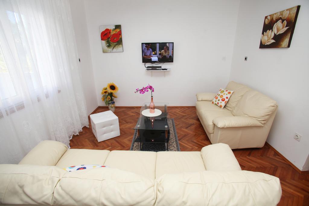Apartment Miletic โตรกีร์ ภายนอก รูปภาพ
