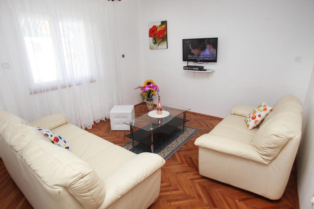Apartment Miletic โตรกีร์ ภายนอก รูปภาพ